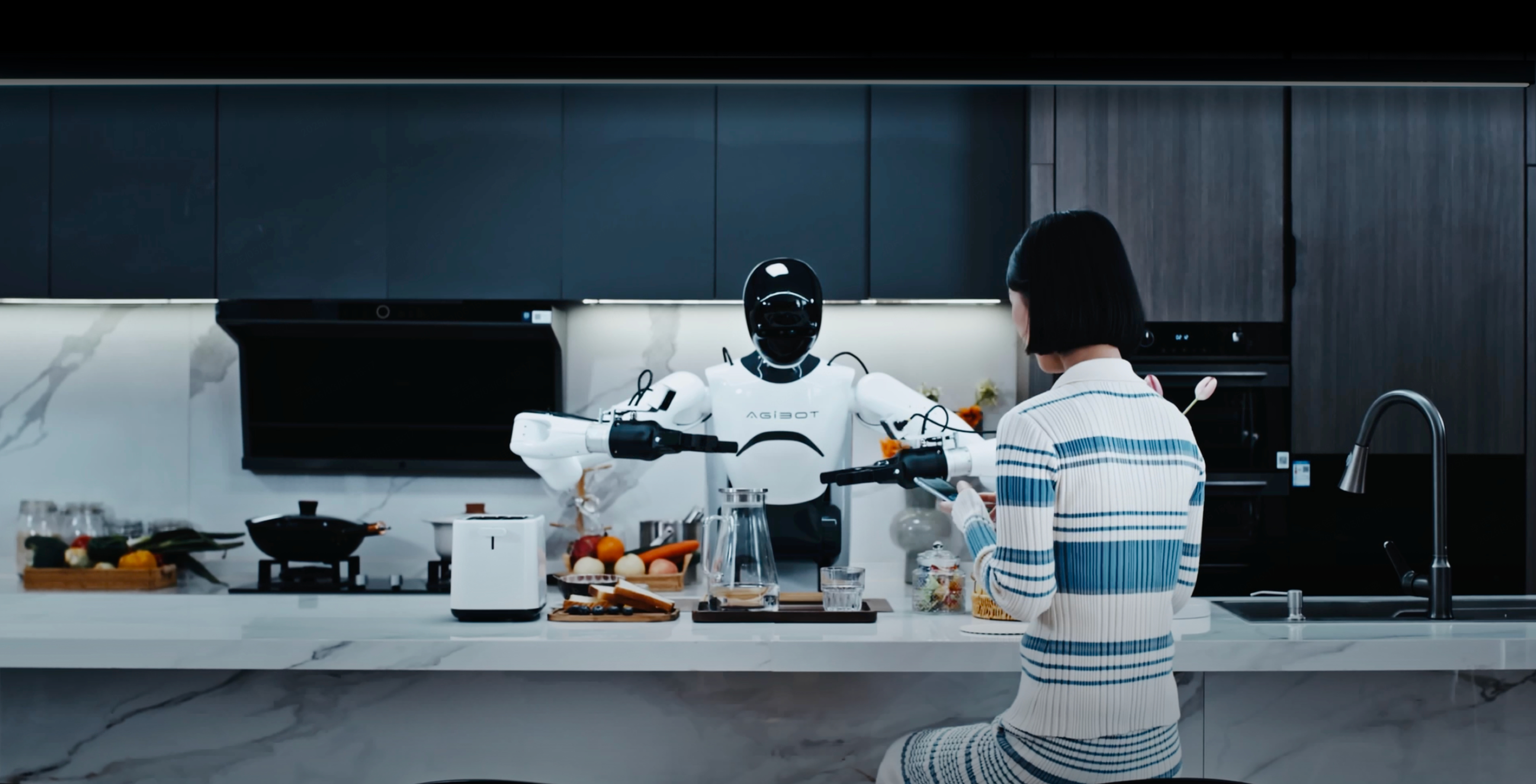 海洋之神8590cm发布！ Genie Studio：行业首款具身智能一站式开发平台